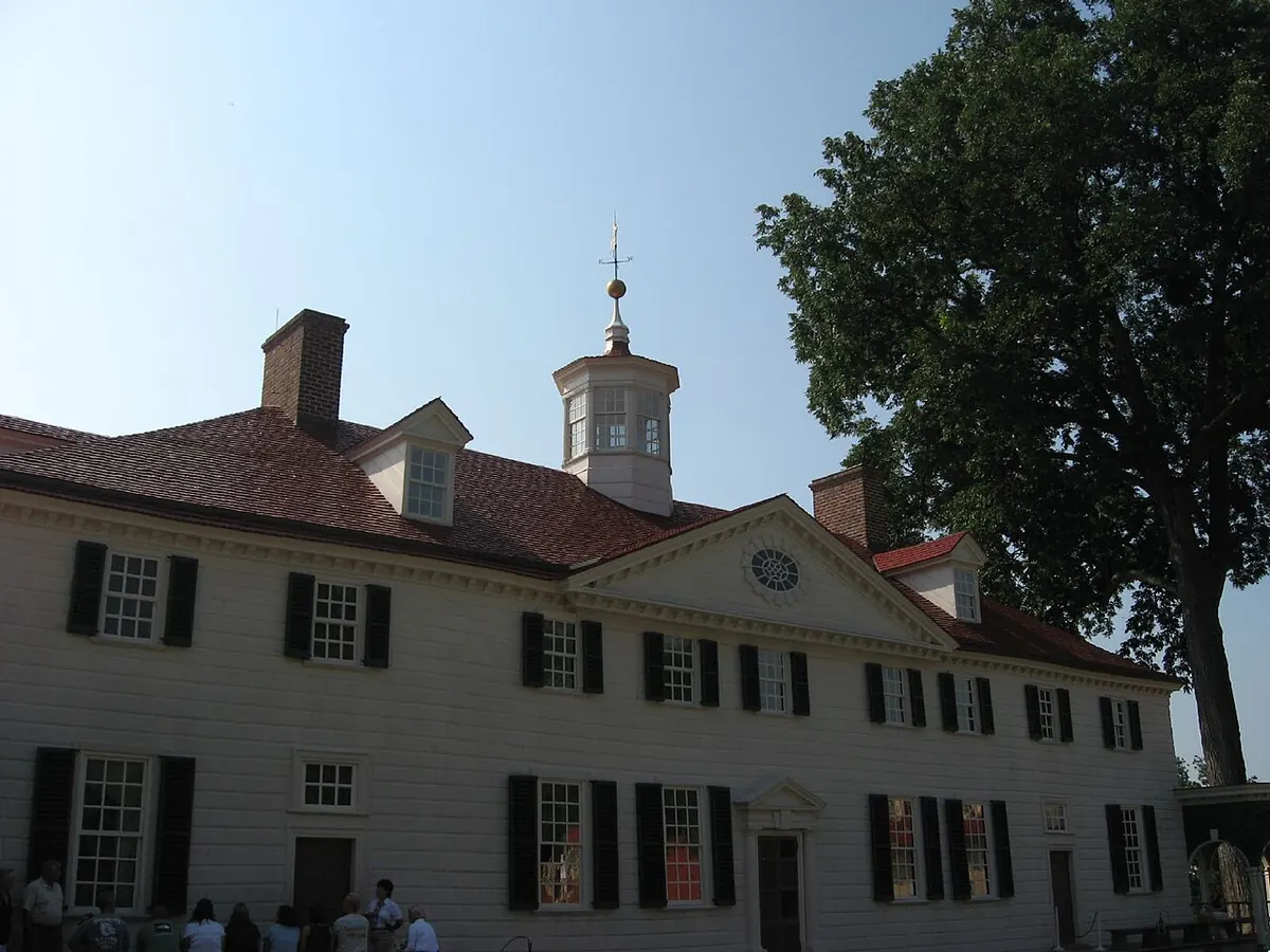 The mansion at George Washington's Mount Vernon above the Potomac