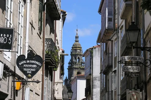 Rúa do Franco leading to the cathedral in Santiago de Compostela
