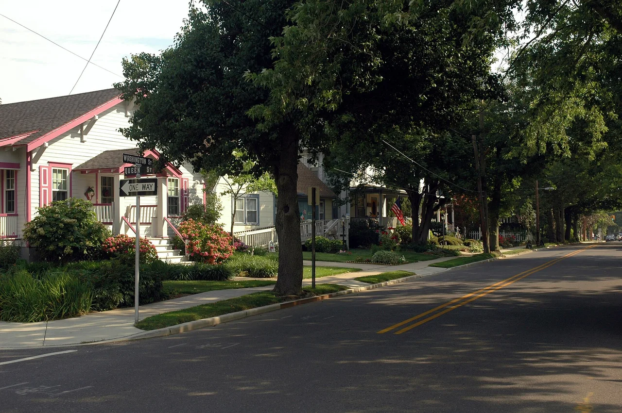 Washington Street and the Beach Avenue Promenade