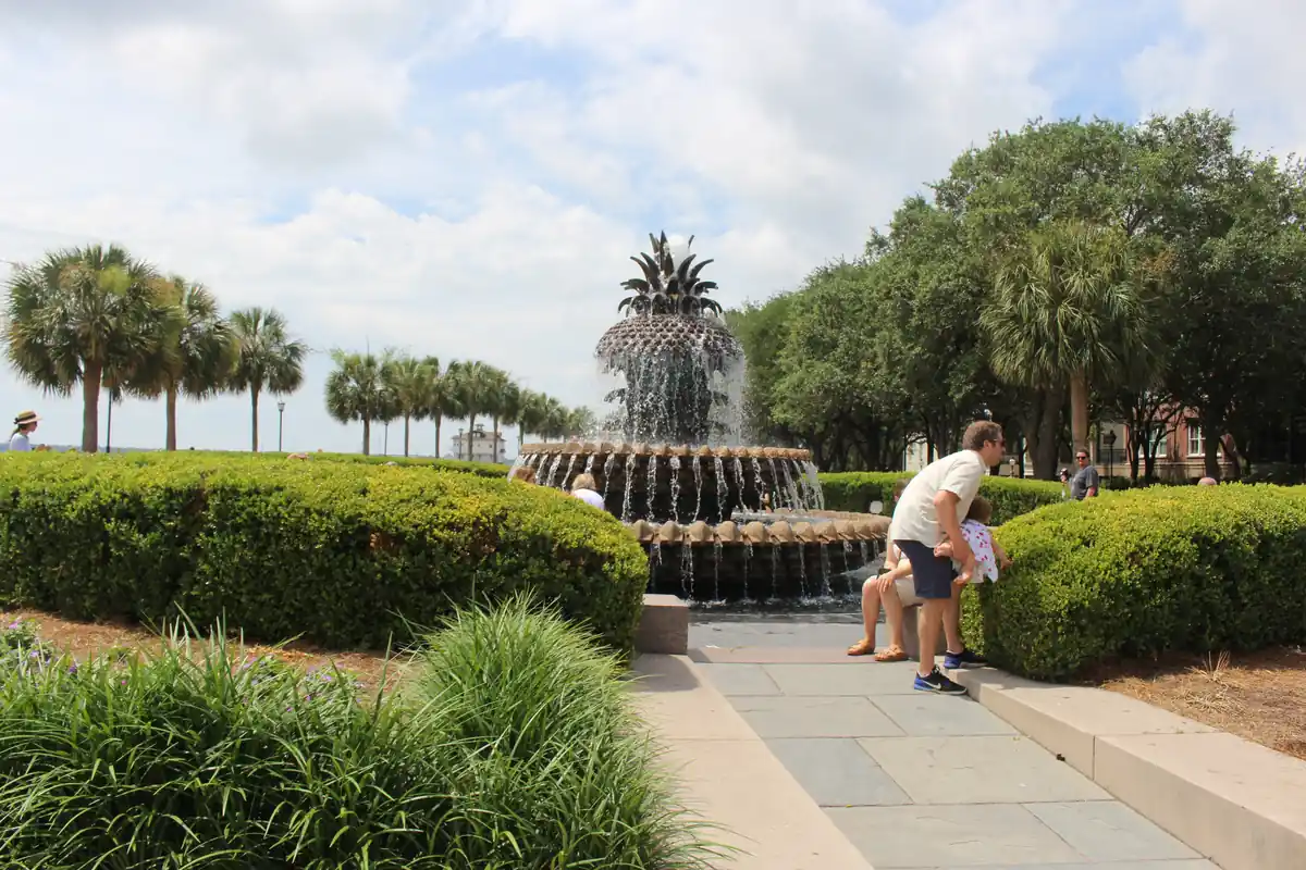 Pineapple Fountain, Waterfront Park