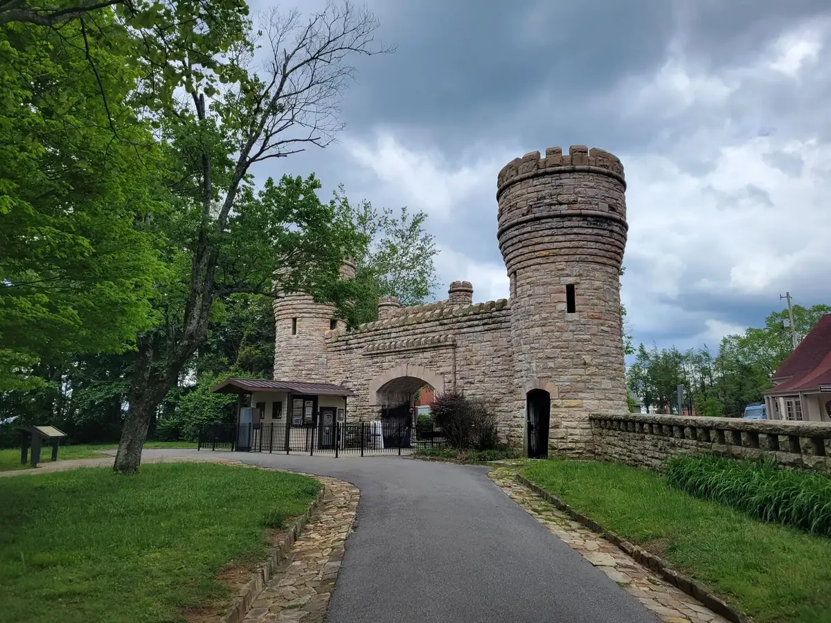 The stone entrance gate of Point Park on Lookout Mountain