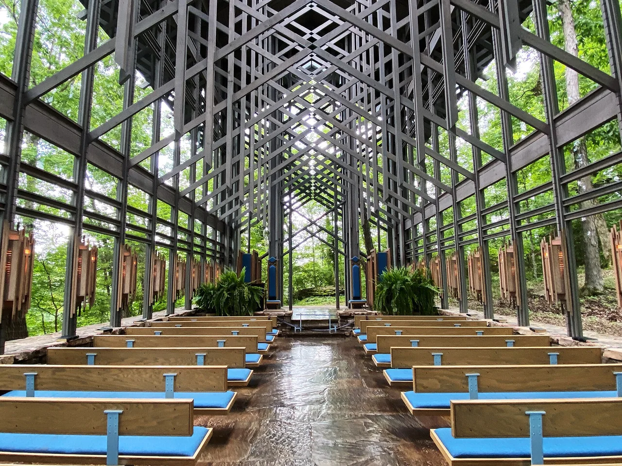 Thorncrown Chapel and Lake Leatherwood