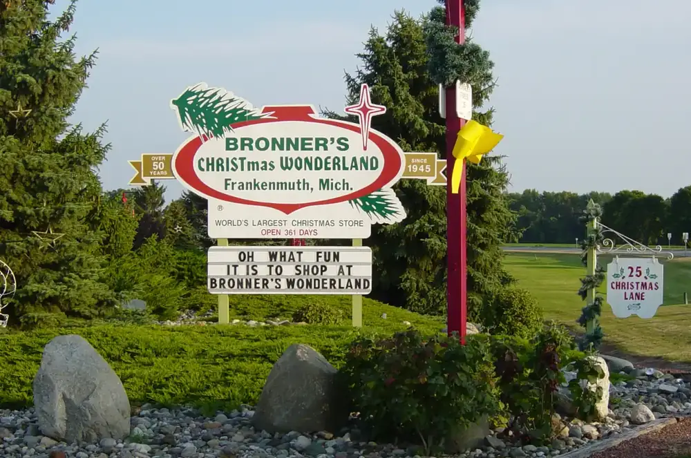Bronner's Christmas Wonderland entrance