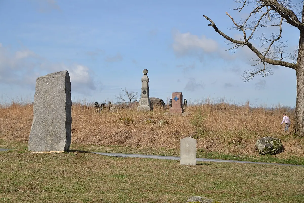 An open Gettysburg field under summer sun