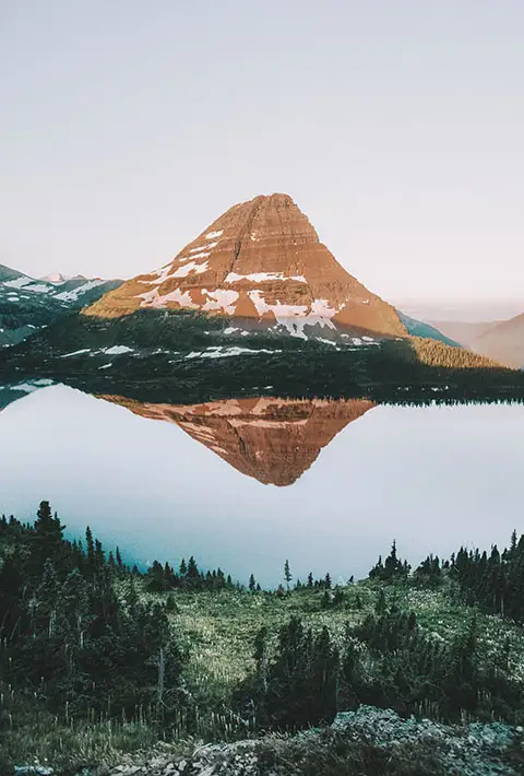 Sunrise alpenglow on Glacier peaks