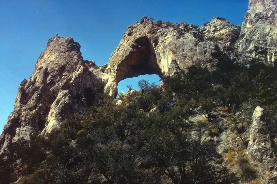 Lexington Arch spanning a canyon in Great Basin National Park