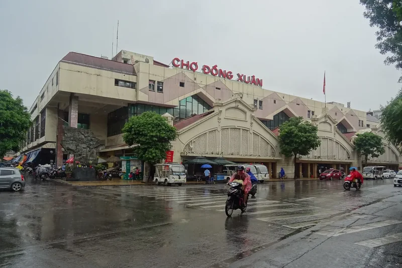 The front of Dong Xuan Market in Hanoi’s Old Quarter