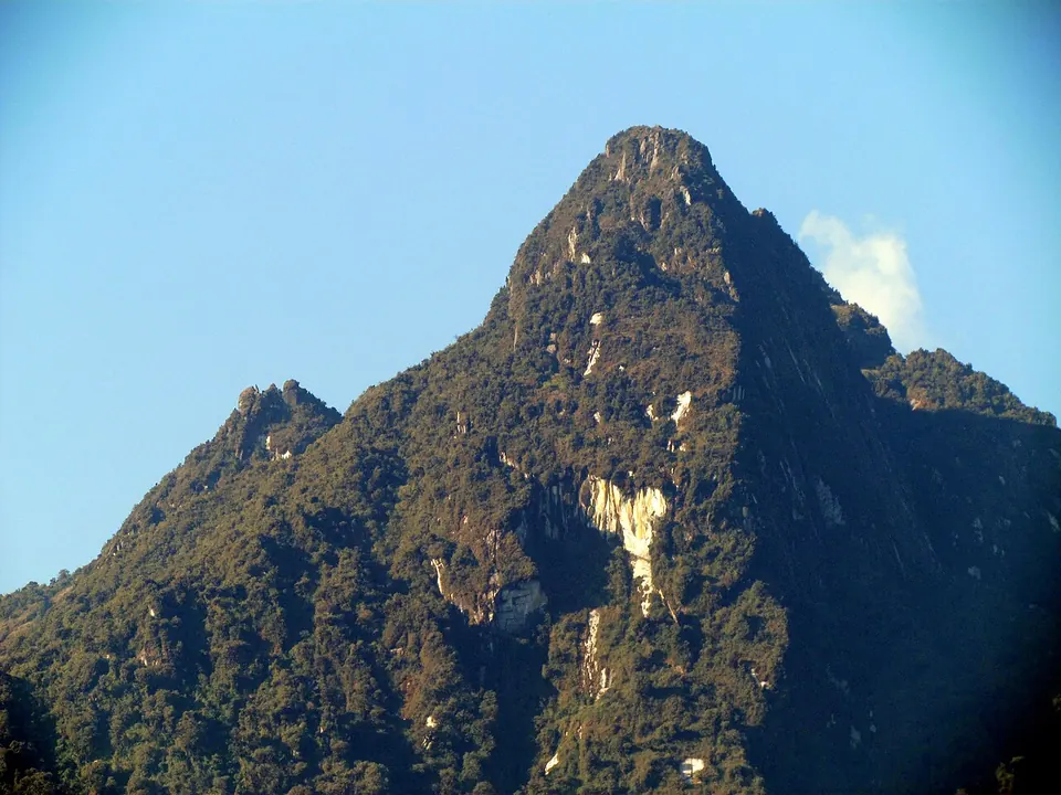 The view from the Huayna Picchu trail over the citadel
