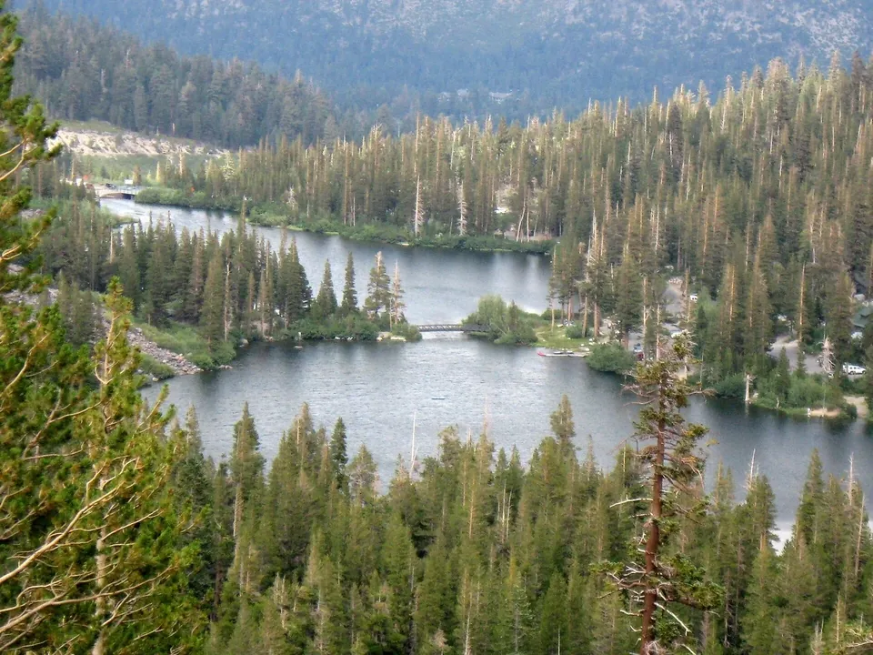 Snowshoes at the Twin Lakes