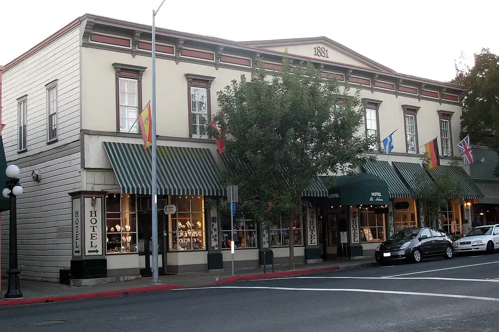 Historic Hotel St. Helena on Main Street