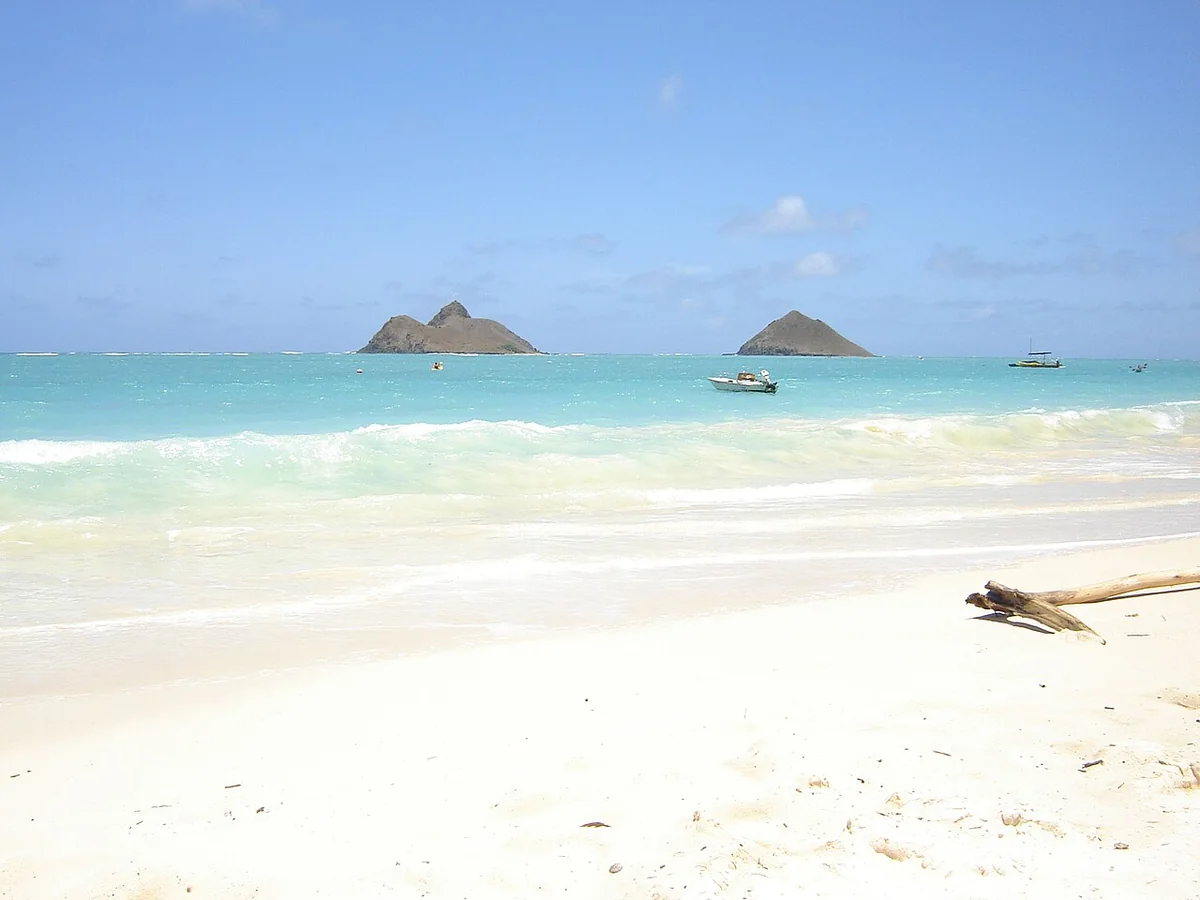 Turquoise water and white sand at Lanikai Beach