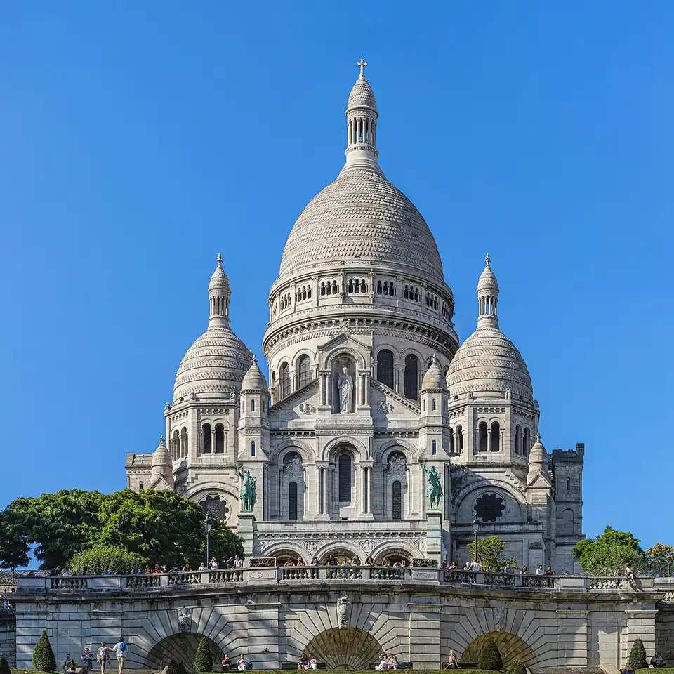 Sacré-Cœur basilica above Montmartre