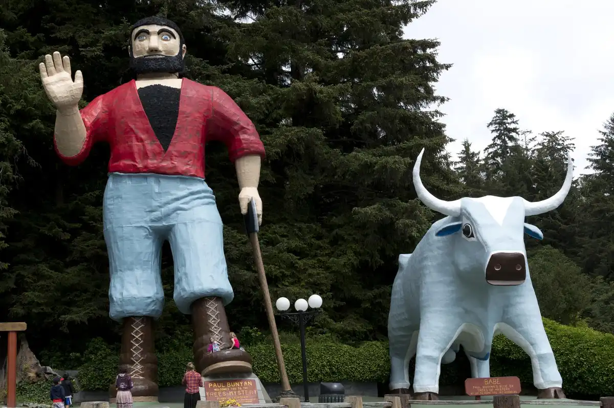 Paul Bunyan and Babe the Blue Ox at Trees of Mystery