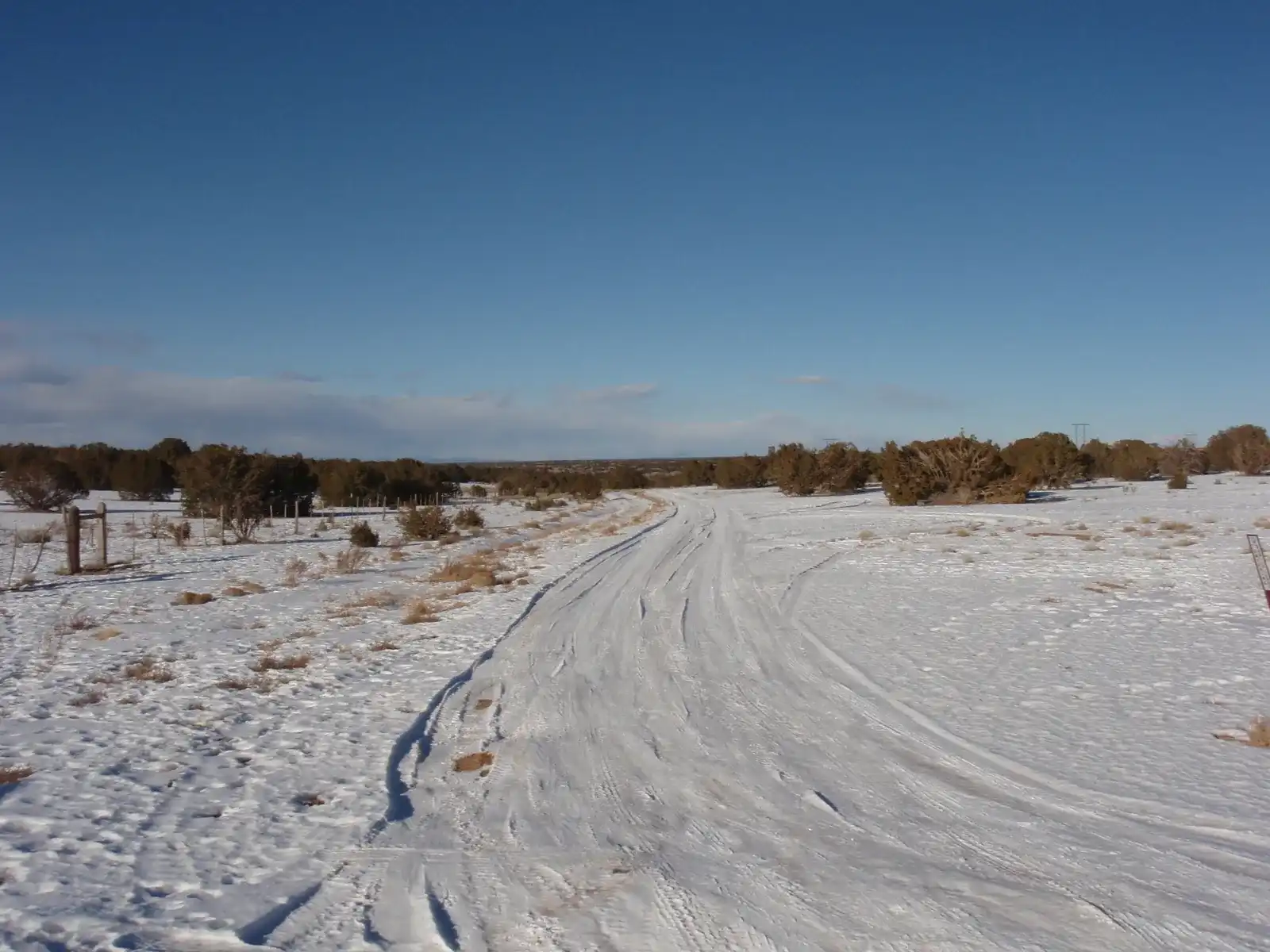 High-desert weather gear: layers, sun protection, and water
