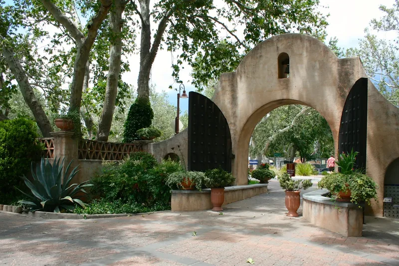 The arched entrance to Tlaquepaque in Sedona