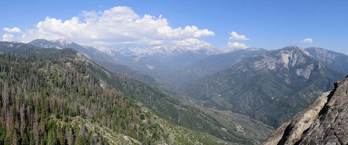 Panorama from the top of Moro Rock over the Sierra Nevada