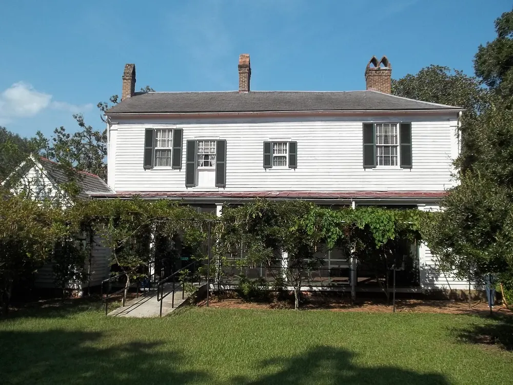 The plantation house at Hofwyl-Broadfield
