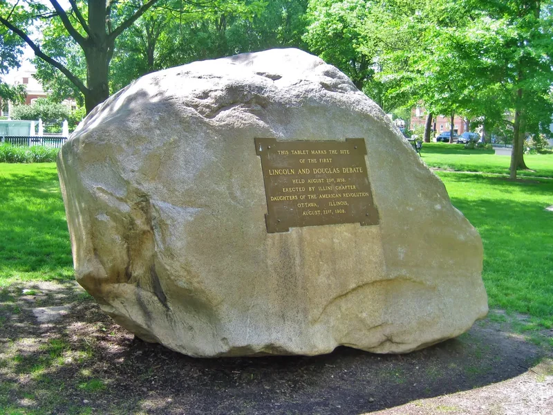 The Lincoln–Douglas debate memorial in Washington Square, Ottawa, Illinois