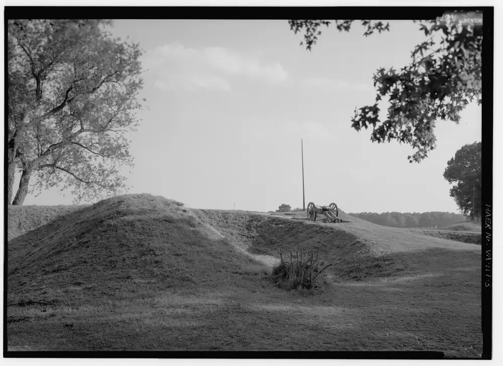 A grassy redoubt on the Yorktown battlefield